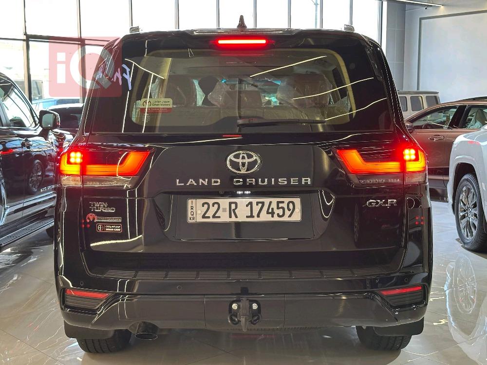 تۆیۆتا لاند کروزەر